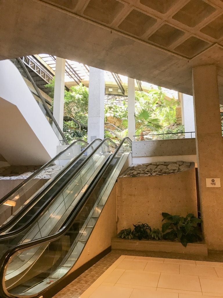 Lobby of the Westin Kansas City Crown Center