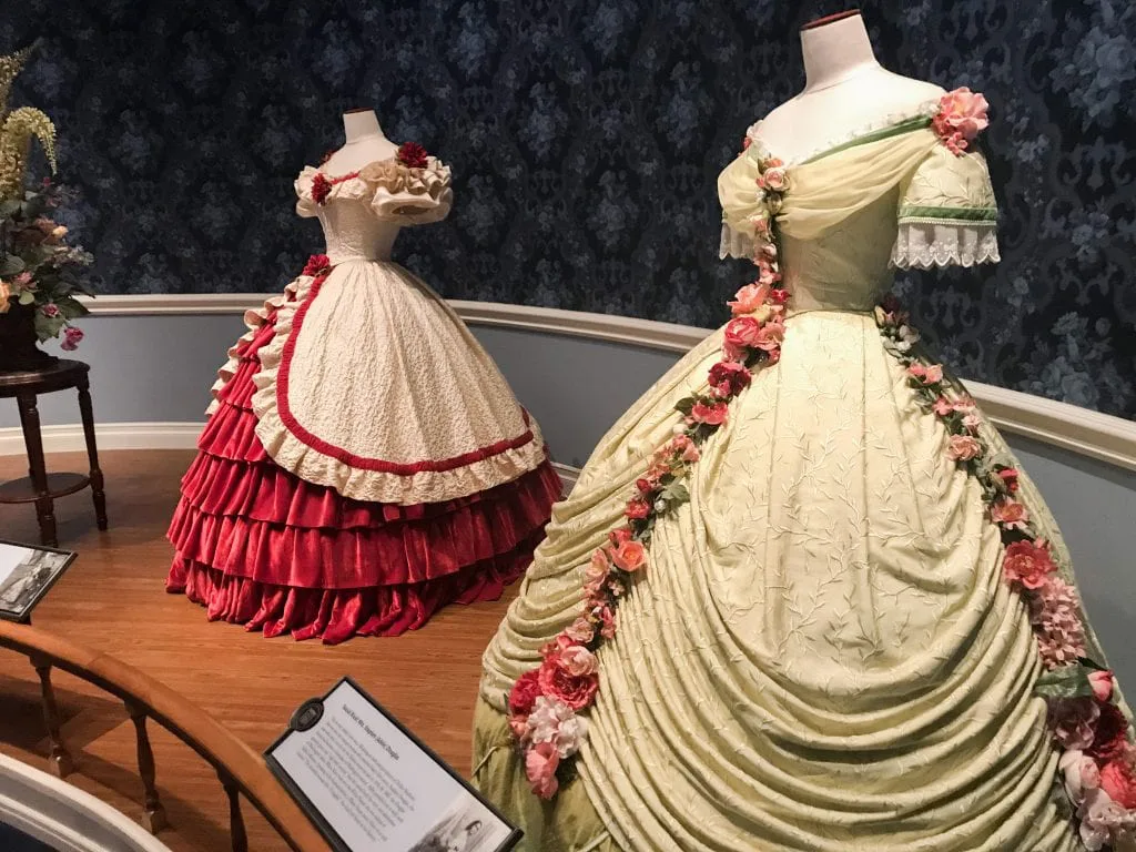 Lincoln museum gowns