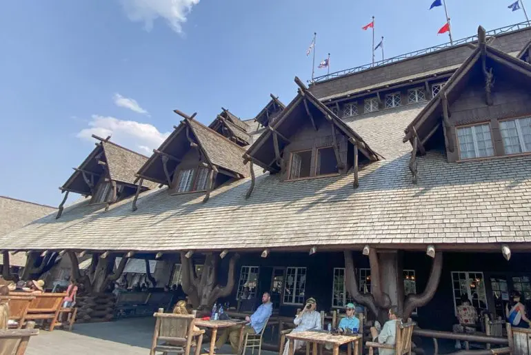 Old Faithful Inn Yellowstone