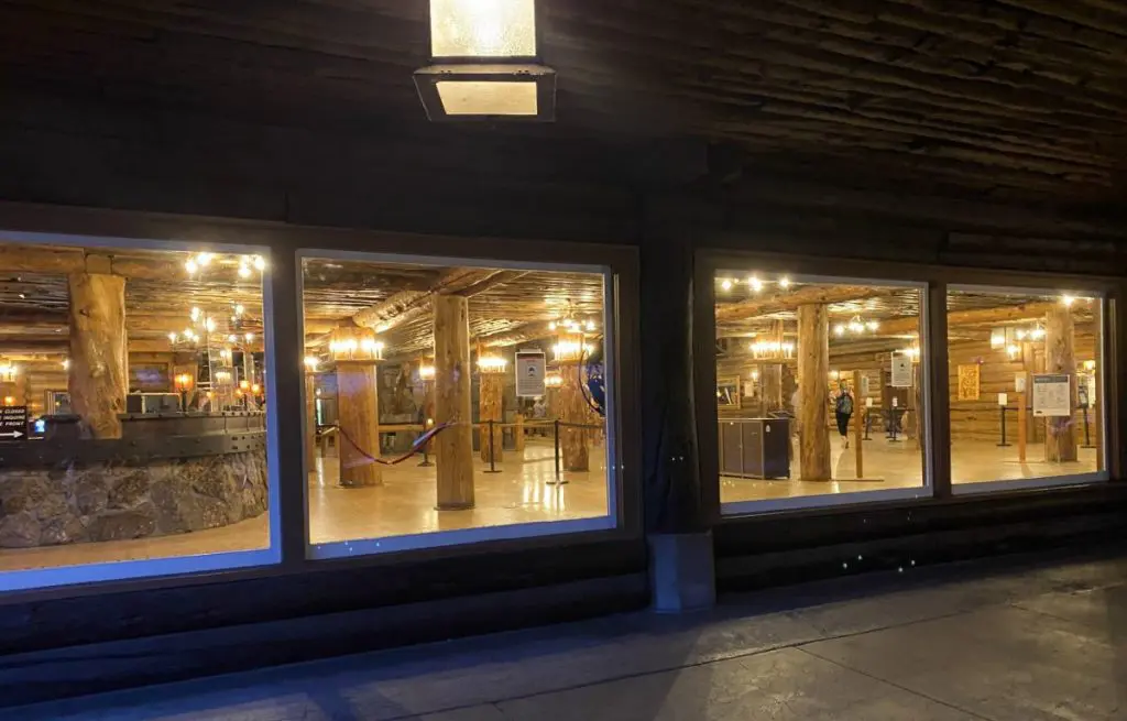 Old Faithful Inn