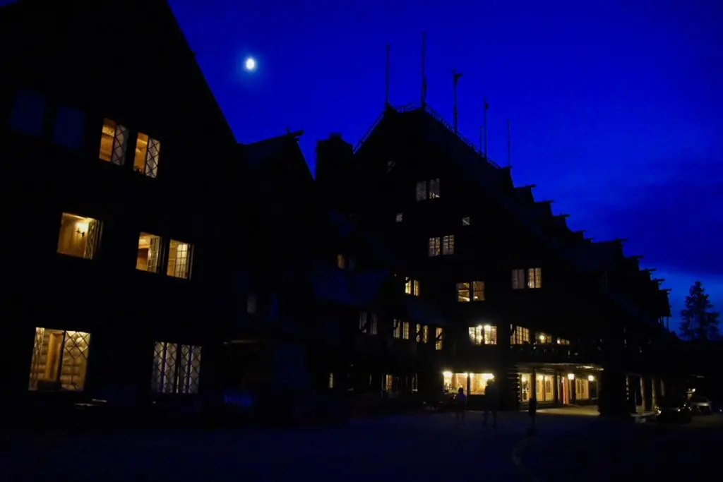 Old Faithful Inn