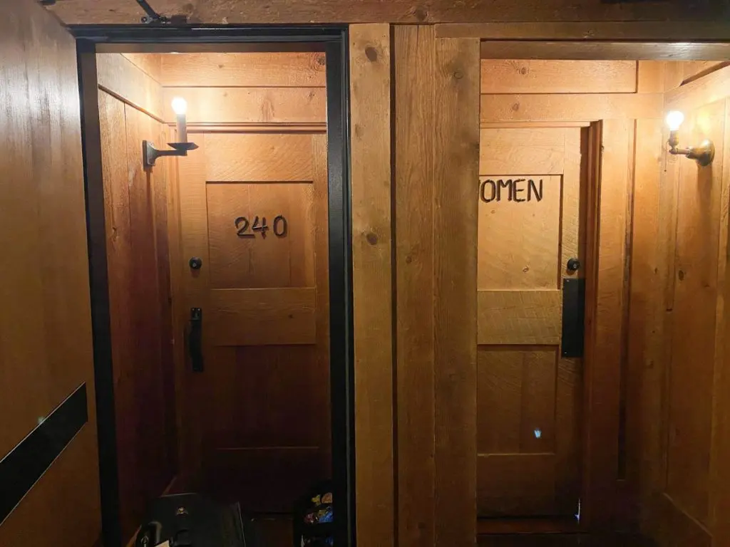 Old Faithful Inn