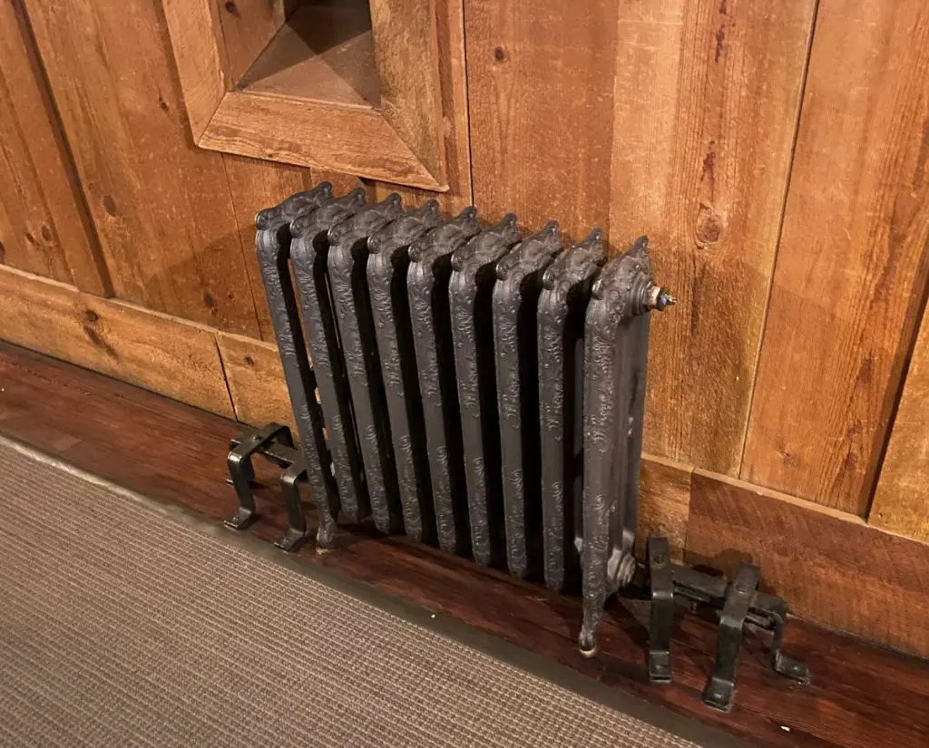 Old Faithful Inn