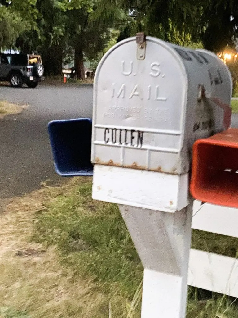 Cullen Mailbox